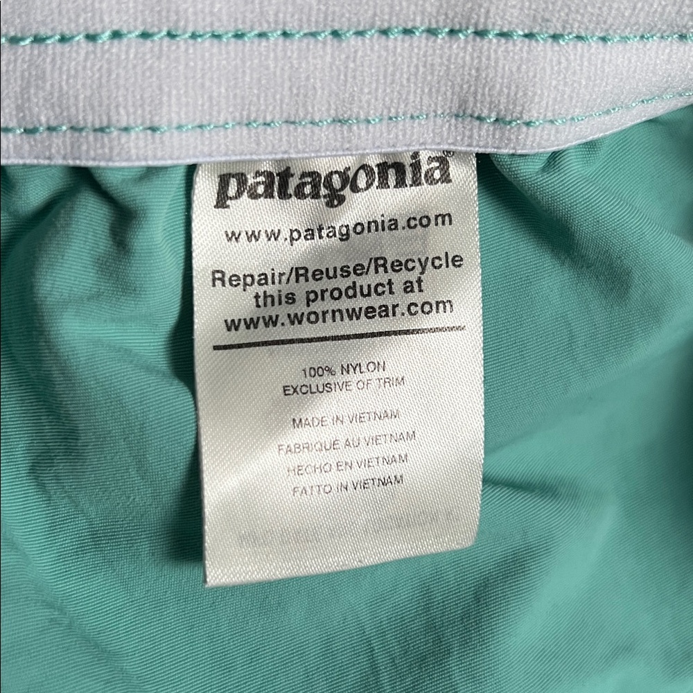 Patagonia Barely Baggies Shorts Blue/Green Elastic Waist 4.5” Inseam - Picture 4 of 9
